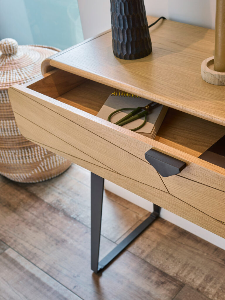 détail tiroir console